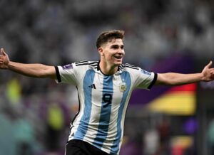 Michel Brown Instagram - Gracias selección por esta alegría tan inmensa, dejaron la piel y ahí el resultado !!!!!
Argentina campeona del mundo 🏆🏆🏆🏆🏆🏆🏆🏆🏆🏆🏆
Vamos argentina carajo !!!!!!
#campeonesdelmundo #qatar#mundial#lajetallenadesonrisas