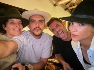 Michel Brown Instagram - Domingos de recarga 🔋🔋
@margaritamparra @analuciado @_miss_wills_ @felipebetan @moiarizmendi
