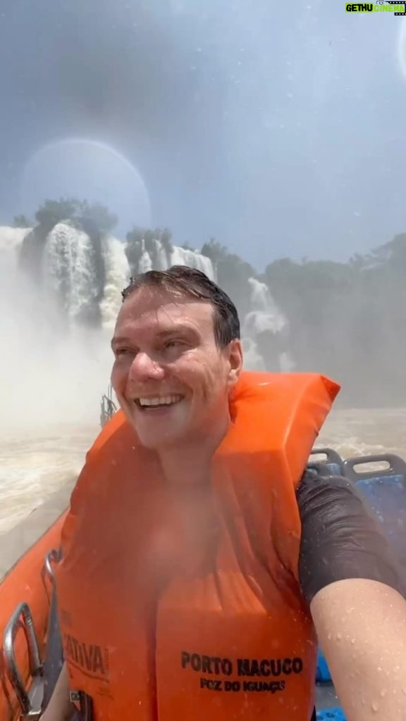 Michel Teló Instagram - Que rolê foi esse, senhoras e senhores! PelamordeDeus! Que experiência! Uma energia inexplicável! #cataratasdoiguaçu