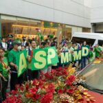 Michelle Dee Instagram - ‘Tis the season to be grateful! 🇵🇭✨ What a journey Miss Universe was! Your support was everything - it kept me going even from miles away. 🤍 #BAYANIHAN A massive thank you to @smsupermalls @themallofasiaofficial @stweets for hosting this unforgettable homecoming parade. It was a full circle moment from my first #HelloUniverse video all the way to the parade! Thank you for always having my back! To the Miss Universe Philippines Organization @themissuniverseph, your faith in me meant the world. I was so proud to carry our flag on the global stage but I wouldn’t have been able to do so without your trust. Thank you for everything. 🫶🏻 To @empiretv.ph, thank you for producing and coordinating the whole parade. To my incredible mentors, designers, and the whole #TeamMMD - your wisdom and training were my secret weapons. Thank you for sharing “the vision” with me and syempre for all of your creative expertises as well, I couldn’t have done it without all of you. 💯✨ Of course to my home network @sparklegmaartistcenter @gmanetwork, need I say more? Your love and support for my whole career is unmatched. Thank you. 🙏🏻 Seeing all your faces at the parade, feeling the love and energy - it was just magical. We did this together, FILIPINAS! Here’s to more milestones together. 🤍✨ #mmdverse Ps: there’s so many people I want to thank but a caption can never suffice! I have a mini documentary series coming soon on my YouTube channel so please don’t forget to subscribe! (Link in bio) #FILIPINAS #MMDHomecomingParade #michelledee #mmd #dee5tiny #wmmmo