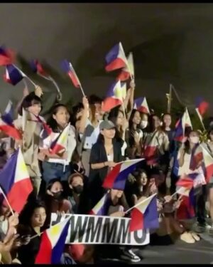 Michelle Dee Instagram - Feels good to be back home. 🇵🇭 with or without the crown, all of you made me feel like I was a winner.

Last night was so overwhelming! All I could feel was so much love and support from all of you. It was definitely not an easy road to get to this point but everything was well worth it! Madami pa tayo pagdadaanan and I can’t wait to bring you along the ride with me. 🖤 mahal na mahal ko kayo #FILIPINAS 

Maraming Salamat. 🙏🏻🇵🇭 sobrang nakakataba ng puso 🥹 I can’t wait to see you all soon at the parade! 

(credits to the owners)

#michelledee #mmd #mmdverse #wmmmo #DEEPATAPOS #dee5tiny