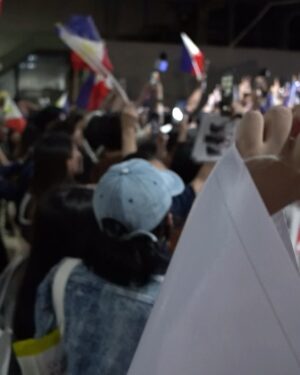 Michelle Dee Instagram - Feels good to be back home. 🇵🇭 with or without the crown, all of you made me feel like I was a winner.

Last night was so overwhelming! All I could feel was so much love and support from all of you. It was definitely not an easy road to get to this point but everything was well worth it! Madami pa tayo pagdadaanan and I can’t wait to bring you along the ride with me. 🖤 mahal na mahal ko kayo #FILIPINAS 

Maraming Salamat. 🙏🏻🇵🇭 sobrang nakakataba ng puso 🥹 I can’t wait to see you all soon at the parade! 

(credits to the owners)

#michelledee #mmd #mmdverse #wmmmo #DEEPATAPOS #dee5tiny