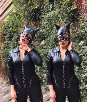 Michelle Pfeiffer Instagram - Looks like some 🐈‍⬛ is having a big year… you all look fantastic. Happy #Halloween, everyone ! 😻🎃
