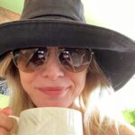 Michelle Pfeiffer Instagram - First cup of coffee in a year😋☕️❤️