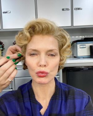 Michelle Pfeiffer Instagram - Finding Betty. Thank you @valli.oreilly for your glorious makeup (and 4:00 AM coffee & giggles 🤗). @jaimeleigh.hair for your calming presence and meticulous artistry, styling Betty’s most perfect wigs by @robpickens. I cannot emphasize enough how much I relied on you. On your stamina. Your research and masterful, watchful eyes. Knowing when to come in and make something perfect and when it’s best not to interrupt the flow. It’s a gift. You are my scaffolding and I am so grateful. 🙏🏼❤️ 
@thefirstlady_sho #thefirstlady