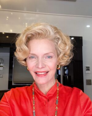 Michelle Pfeiffer Instagram - Finding Betty. Thank you @valli.oreilly for your glorious makeup (and 4:00 AM coffee & giggles 🤗). @jaimeleigh.hair for your calming presence and meticulous artistry, styling Betty’s most perfect wigs by @robpickens. I cannot emphasize enough how much I relied on you. On your stamina. Your research and masterful, watchful eyes. Knowing when to come in and make something perfect and when it’s best not to interrupt the flow. It’s a gift. You are my scaffolding and I am so grateful. 🙏🏼❤️ 
@thefirstlady_sho #thefirstlady
