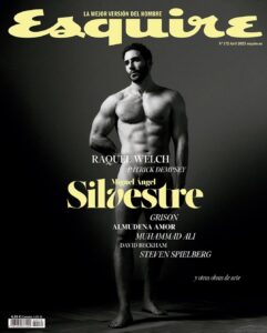 Miguel Ángel Silvestre Instagram - Con amor @esquirees @alcalde.jorge 📝 @goncorlor 👔 @jesuscicero 📸 @jesusisnard