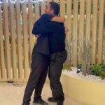 Miguel Ángel Silvestre Instagram - El poder de un abrazo. Gracias @rafael_guzman_garcia @centrometodica Me siento muy afortunado de haberos conocido. Por un futuro mejor y más saludable. Vuestro trabajo es alucinante. Córdoba, Spain