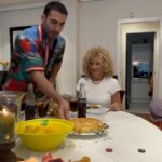 Miguel Ángel Silvestre Instagram - Hoy cocino yo ! M A M A 🌹 #RecipeForMagic @cocacola_esp #publi