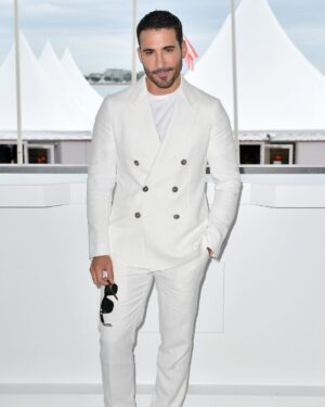 Miguel Ángel Silvestre Instagram - @giorgioarmani 
#cannesfilmfestival 
@hbo 
@30_monedas 
@r0b3rtina_