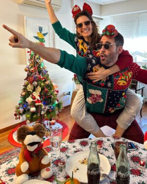 Miguel Ángel Silvestre Instagram - Esperando el 2023
Con mi hermana María! 
Una vida juntos xispi xispi! 
#lanavidadsiempreencuentralamanera 
@cocacola_esp 
#publi