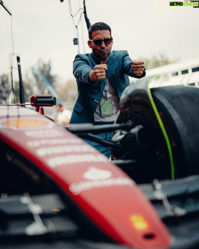 Miguel Ángel Silvestre Instagram - Getting ready @miguelangelsilvestre? 😉 #MexicoGP #F1 Autodromo Hermanos Rodriguez