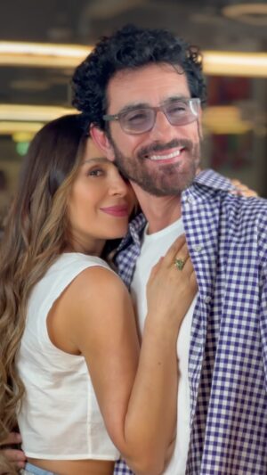 Miguel Varoni Instagram - ❤️ Happy Valentine’s Day ❤️ 
@catherinesiachoque & @soyvaroni 
#armandeusbrickell #valentinsday