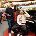 Mika Instagram - ‘The Piano’ is coming to you this Christmas Day!! I loved being reunited with my buddies @langlangpiano and @claudiawinkle to make this special festive episode! Monday 25th December, 8:45PM @channel4 🩷💚🩷💚 #thepiano #loveproductions #allyouneedislove