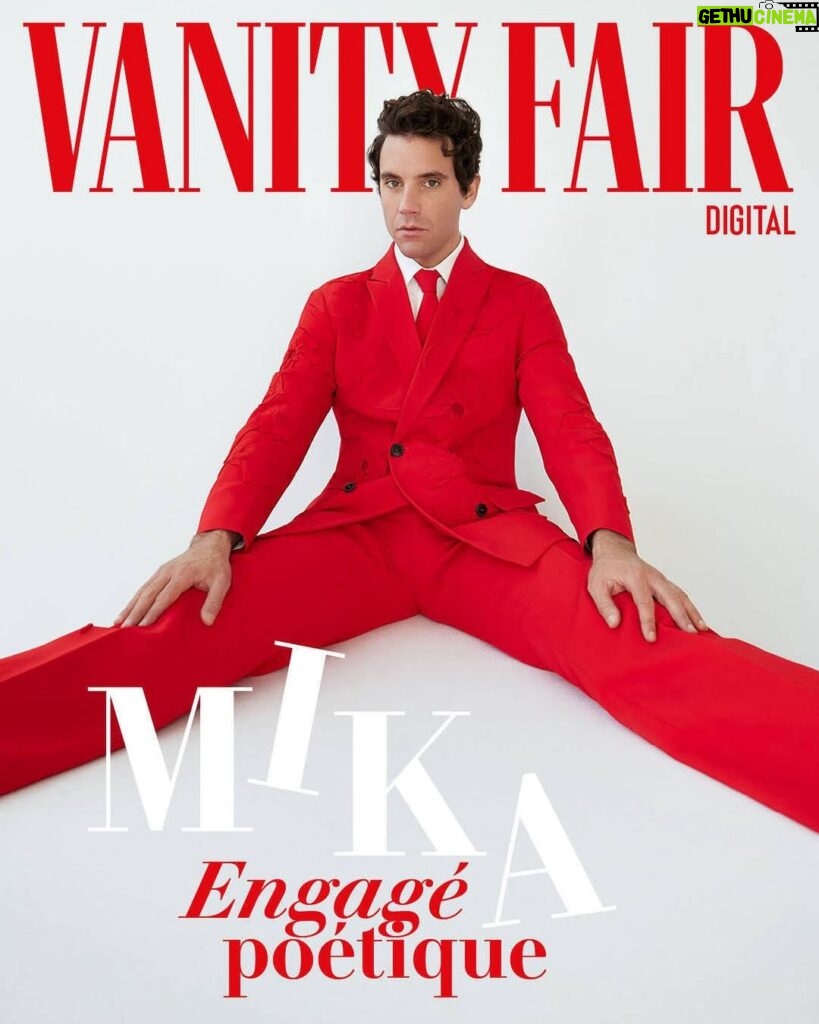 Mika Instagram - Aujourd’hui, Mika sort « Que ta tête fleurisse toujours », son premier album tout en français. L’occasion, autour de douze titres pop et intimistes, d’évoquer ses identités multiples et la poésie de Jane Birkin : « Je trouve qu’elle est l’exemple parfait de la responsabilité idéale de chaque artiste : s’engager poétiquement, à 100 %. Pour moi, c’est une envie qui se développe toujours plus et surtout, une ambition ». 🔗 Cliquez sur le lien dans la bio pour lire l’interview. 📸 Royal Gilbert ✍️ @pierregroppo