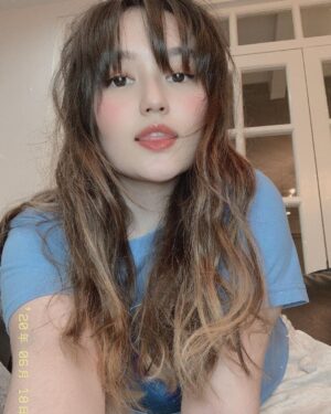 Mika Dela Cruz Instagram - ang ganda ng competitive match natin kanina sa CS:GO!! salamat sa lahat ng sumuporta :) magsstream ako ulit tomorrow 7:30pm ⚡️💖😆 fb.com/mikadlacruzz