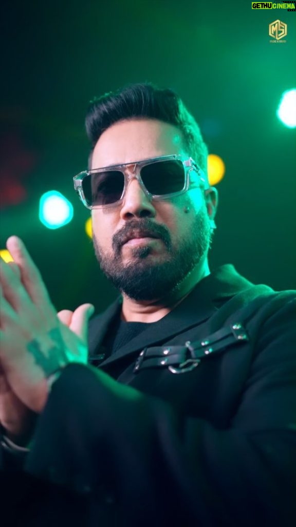 Mika Singh Instagram - Good news for all new singers!! @mikasingh ready to launch new talents at @musicandsoundofficial Don’t miss this Golden chance to get featured on this exclusive musical Show “Folk & Rock” 🎹🎵🎤🎤✨ Just do a few simple steps •Send your Audio •Send Your Video (If made) •Other details (Name,Place,Phone No. ) All this has to be sent on Mail-Musicsoundtalents@gmail.com Or Mobile No.- 9930866084 Or You Can Even Tag @musicandsoundofficial On Instagram Stay tuned for more!✨ #musicsound #musicsoundtalents #mikasingh #kingmikasingh #mikasinghfans #teammikasingh #latest #upcoming #latestshow #folknrock #bollywoodcelebrities #newtalents #vocals