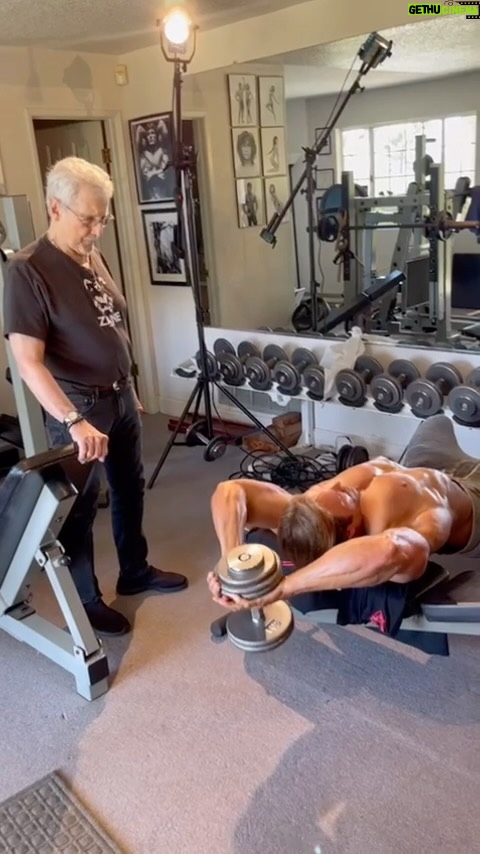 Mike O'Hearn Instagram - training with @therealfrankzane @schwarzenegger @the_official_blackprince my TOP 3 legends Tag three people you value their input Titan Crew