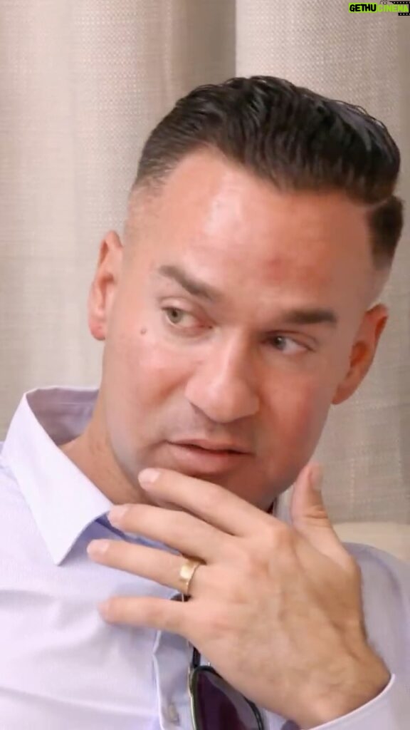 Mike Sorrentino Instagram - BDS has one last surprise in store for the fam 👀 Don’t miss the #JSFamilyVacation season finale tonight at 8p on @mtv!