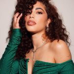 Mina El Hammani Instagram - 💚 @festivalmalaga 💚 @capelliercapellier @oscar_garciajunco_lopez @valytyplace @lodishoes @andrew.pocrid @bulgari @guerlain @cristorguez Gracias equipo 💚 @sofiapedroche ✨🫶🏽 📸 @davidgallardophoto