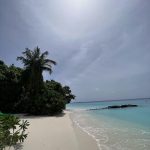Mina El Hammani Instagram - I’m in love with this blue @emeraldmaldivesresortspa #emeraldmaldivesresortspa #natureelegance #emeraldmaldives Emerald Maldives Resort & Spa