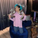 Mina El Hammani Instagram - Cumplir años rodeada de gente que amo y adoro y respeto es de las mejores sensaciones que puedo vivir🥹 Gracias amigxs por estar siempre💕 a mi @alfonsnieto por hacerme las mejores sorpresas y estar siempre a mi lado🥹 A mis amigas bellas por alegrarme cada segundo de la vida ♥️ A @hrhmadrid por ser los mejores anfitriones y vivir esta experiencia con vosotros 🖤 Gracias a todxs por las felicitaciones 🥹♥️ Soy una mujer muy afortunada✨ Gracias vida 🌹 Hard Rock Hotel Madrid