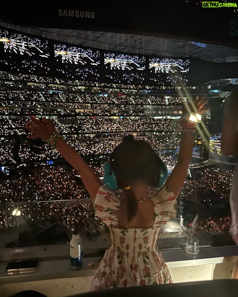 Mindy Kaling Instagram - Thank you so much @sofi and @taylorswift for the best first concert EVER for my daughter, Kit! She swapped friendship bracelets all night and got to hear her favorite Taylor song live, Cruel Summer! It was such a magical night. SoFi Stadium