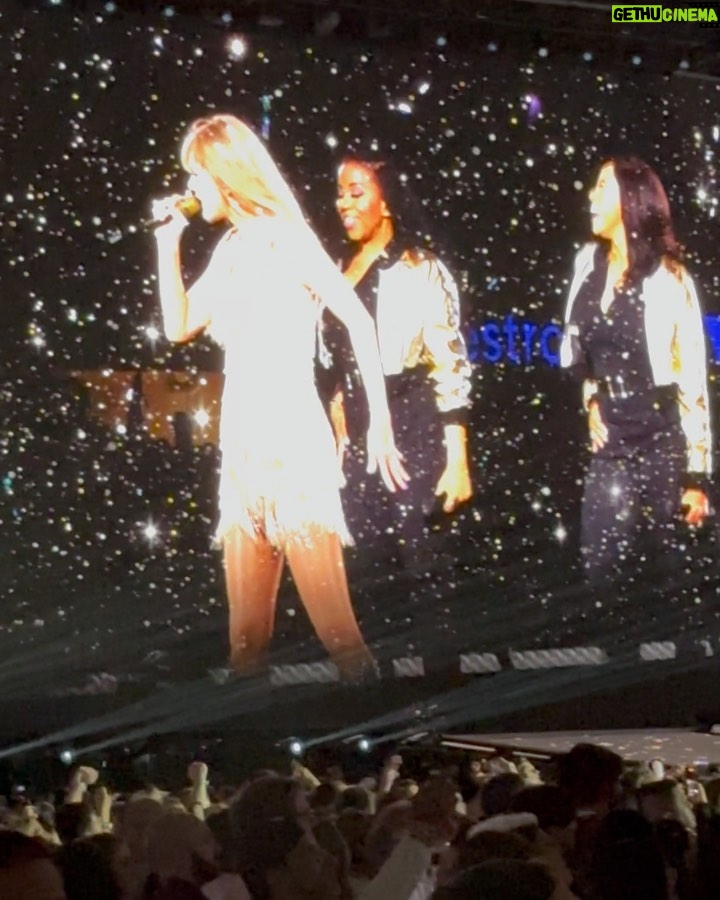 Mindy Kaling Instagram - The first night of the LA Eras tour was everything! @haimtheband set the tone by destroying in their home town and then @taylorswift, well, did her bejeweled thing and 70,000 of us were like “how can we know every single lyric to 5 hours of songs?”. There were no highlights. It was all highlight. Just be happy I’m not posting the video @katelinden took of me screaming along to “Delicate”. Thank you Tree and Taylor!