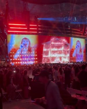 Mindy Kaling Instagram - The first night of the LA Eras tour was everything! @haimtheband set the tone by destroying in their home town and then @taylorswift, well, did her bejeweled thing and 70,000 of us were like “how can we know every single lyric to 5 hours of songs?”. There were no highlights. It was all highlight. Just be happy I’m not posting the video @katelinden took of me screaming along to “Delicate”. Thank you Tree and Taylor!