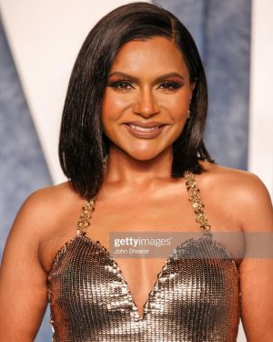 Mindy Kaling Instagram - I’m giving major “announcing my Las Vegas residency” vibes in this sick @prabalgurung gown I wore Sunday to my friend @radhikajones @vanityfair party. I know I’m a writer but in my heart I’m a singer, you know?

📷: @gettyimages