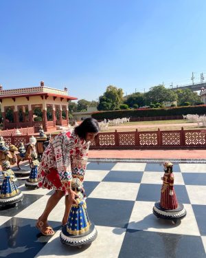 Mindy Kaling Instagram - The Pink City