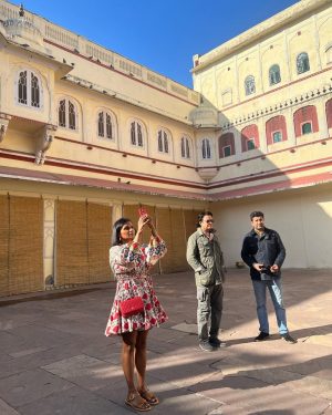 Mindy Kaling Instagram - The Pink City
