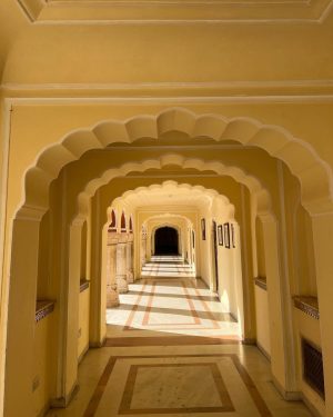 Mindy Kaling Instagram - The Pink City