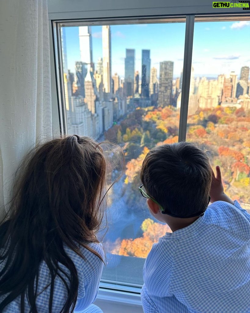 Mindy Kaling Instagram - Happy Thanksgiving everyone! So grateful for these turkeys! 🥰❤️🦃 Hope you’re having a wonderful day with your family! @thepierreny Pierre Hotel Manhattan