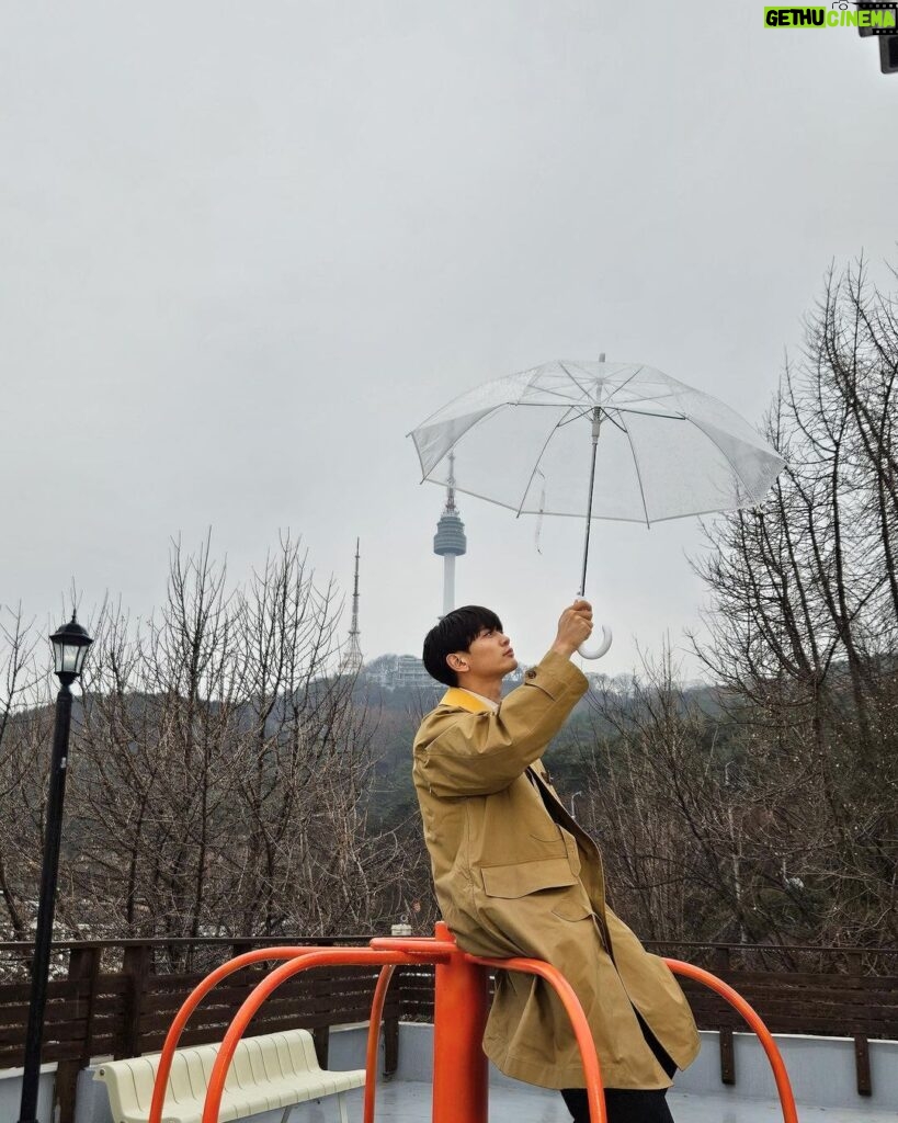 Minho Instagram - 투명우산 don't let me go. 남산 서울타워 Namsan Seoul Tower