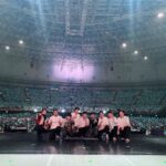 Minho Instagram - SHINee is BACK. . . . . . 잊지못할 추억을 만들어 주셔서 진심으로 감사합니다. 함께 고생해주신 모든 스텝분들에게 다시한번 감사드리고 수고 많으셨습니다! 덕분에 안전하게 무대 할수 있었습니다. 그리고 무대를 가득 채워주신 우리 샤이니월드..... 믿음에 꼭 보답 할수 있도록 노력 하겠습니다. 샤이니는 이제 시작입니다. 그리고 언제나 여러분이 제 희망입니다. KSPO DOME