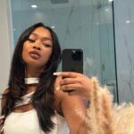 Miracle Watts Instagram – IMA CUT SOME LAYERS.

Top : @miracleskloset