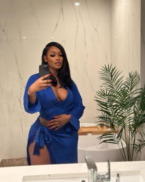 Miracle Watts Instagram - Got Dressed & Got Stood Up…
So here are my mirror pics lol 

Outfit : @miracleskloset