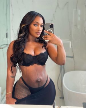 Miracle Watts Instagram - I was going back and forth on posting…
But then I was like F$&@ it, somebody has to keep it real (it’s my duty to moms) ! 
Not every woman snaps back without hard work. 
This is coming from a person whom everyone thought was going to snap back with no stretch marks (beautiful stories). I just wouldn’t feel like my authentic self to continue posting and hiding who I am today.l I’m not perfect neither is my body, I’m a mother, and I AM PERFECTLY me !!!
Love yourself through it all & KEEP IT SEXY!