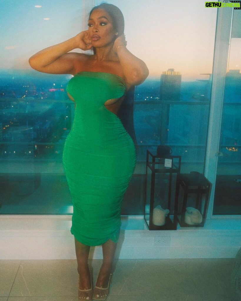 Miracle Watts Instagram - Exhilarating . Dress from Miracle’s Kloset @themiraclelifestyle