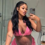 Miracle Watts Instagram - Pretty in Pink 🌸 SET : @miracleskloset I’m wearing a large to secure this A$$$$!!