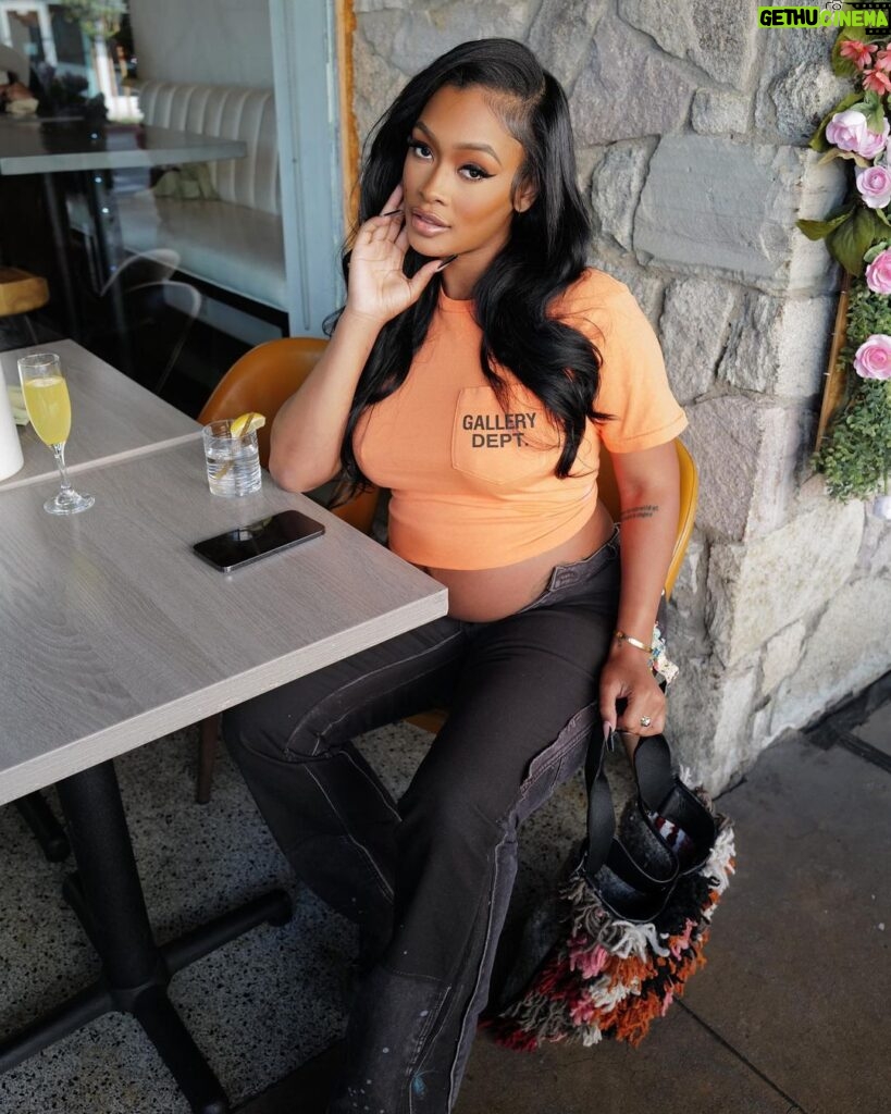 Miracle Watts Instagram - SUNDAY BRUNCH DAY 🌻