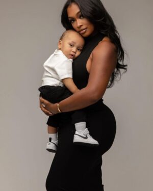 Miracle Watts Instagram - Our little family ♡

Btw, we just posted our first YT video! Go watch and subscribe ♡
Link in bio