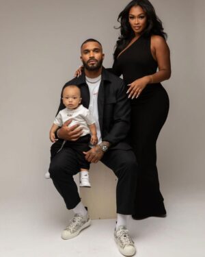 Miracle Watts Instagram - Our little family ♡

Btw, we just posted our first YT video! Go watch and subscribe ♡
Link in bio