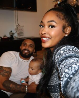 Miracle Watts Instagram - Our Christmas 🖤

I’ve been up 3 days straight, this was the best we could do lol