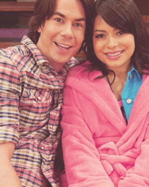 Miranda Cosgrove Instagram - You’re the funniest person I’ve ever met and the closest I’ll ever come to having a brother. Happy Birthday @jerrytrainor!!!