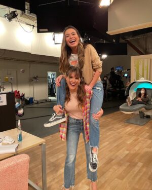 Miranda Cosgrove Instagram - Working on a new episode of iCarly with @amandacerny so fun to work with friends ☺️