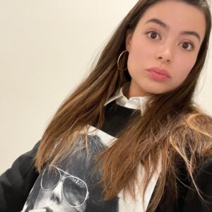 Miranda Cosgrove Instagram - 🤓