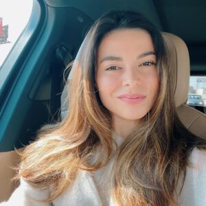 Miranda Cosgrove Instagram - When you realize Halloween is almost here and you don’t have a costume 🧡🖤🧡🖤