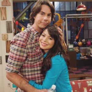 Miranda Cosgrove Instagram - Happy Birthday to a perfect human @jerrytrainor 💕